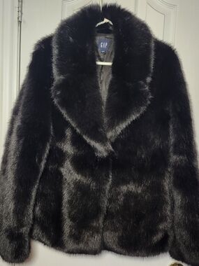 GAP Women's Black Faux-Fur Jacket - Size Large